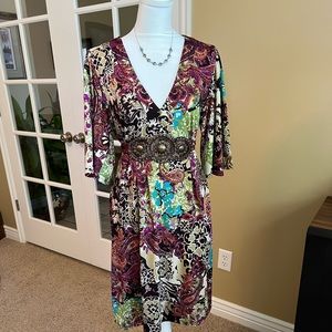 ECI NY Ladies Print V-neck Dress - size 10
